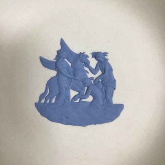 Wedgwood Jasperware Pegasus Ashtray Reverse Blue on Cream Vintage 7” England - Picture 11 of 11
